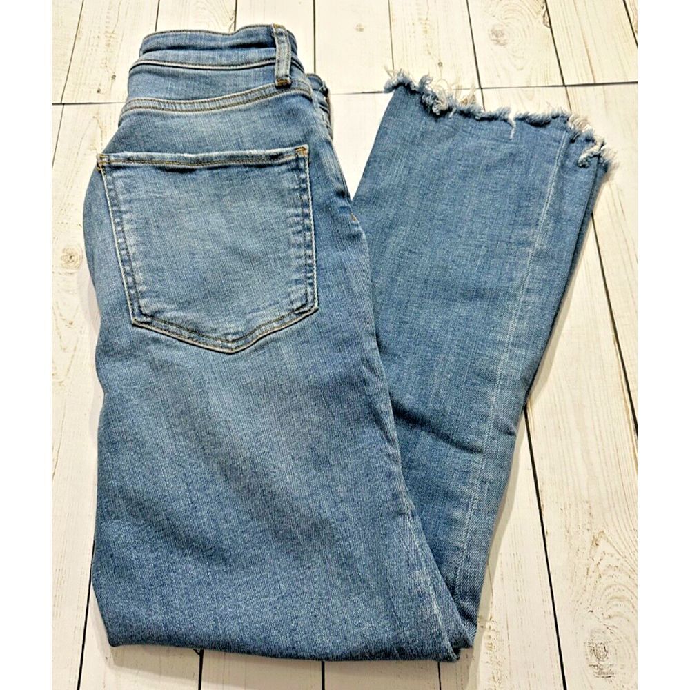 Zara‎ Jeans Womens 4 Denim Straight Leg Cropped Light Wash Raw Hem Button Fly